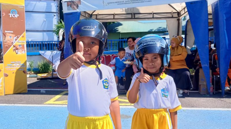 Anak PAUD dan TK Dapat Helm Gratis dari Polres Parepare 