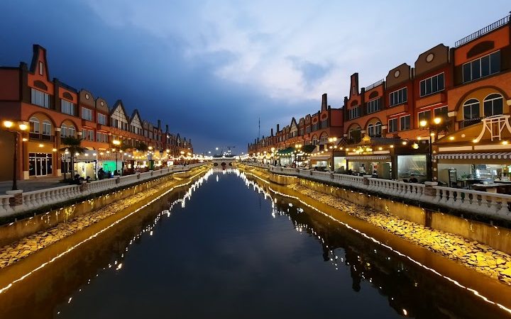 Instagramable, Liburan Estetik Vibes Ala Amsterdam di La Riviera PIK 2