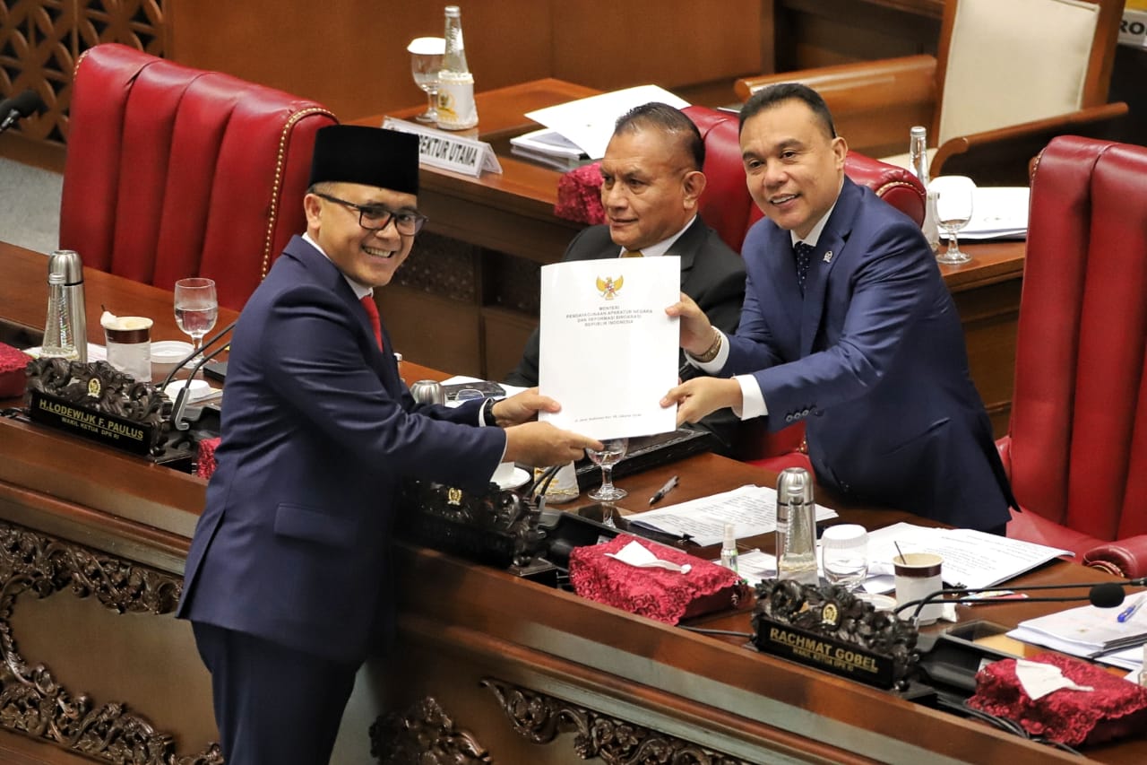 2,3 Juta Tenaga Honorer Aman dari PHK Massal, RUU ASN Resmi Disahkan