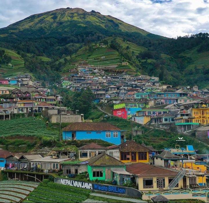 Nepal van Java, Pesona Pemandangan Rumah Bertumpuk di Dusun Butuh. (Foto: Instagram/@nepal_van_java)