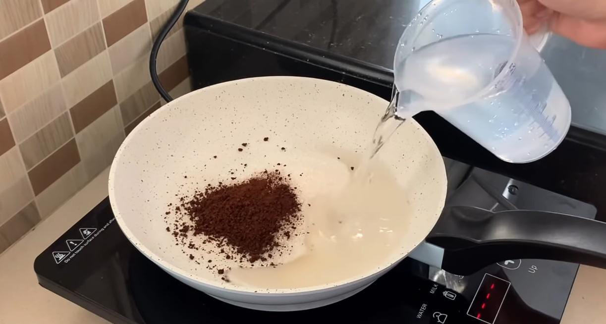 Resep Membuat Mocca Sago Coffee Jelly Drink yang Lagi Viral (Foto: YouTube/Cooking With Hel)