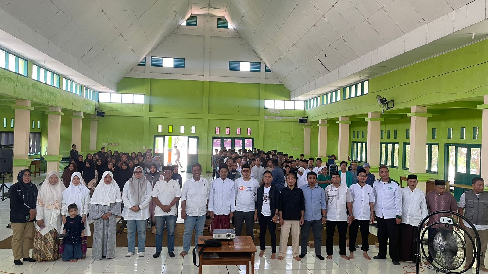 KPU Parepare Goes to Pesantren, Edukasi Pemilih Pemula Melalui Nobar Film Kejarlah Janji 