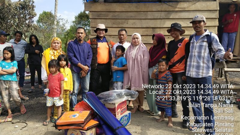 Pemkab Pinrang Bantu Korban Kebakaran di Kecamatan Lembang