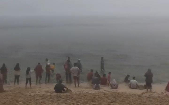 Fenomena Aneh Terjadi di Pantai Yogyakarta, Kabut Tebal Muncul di Siang Hari