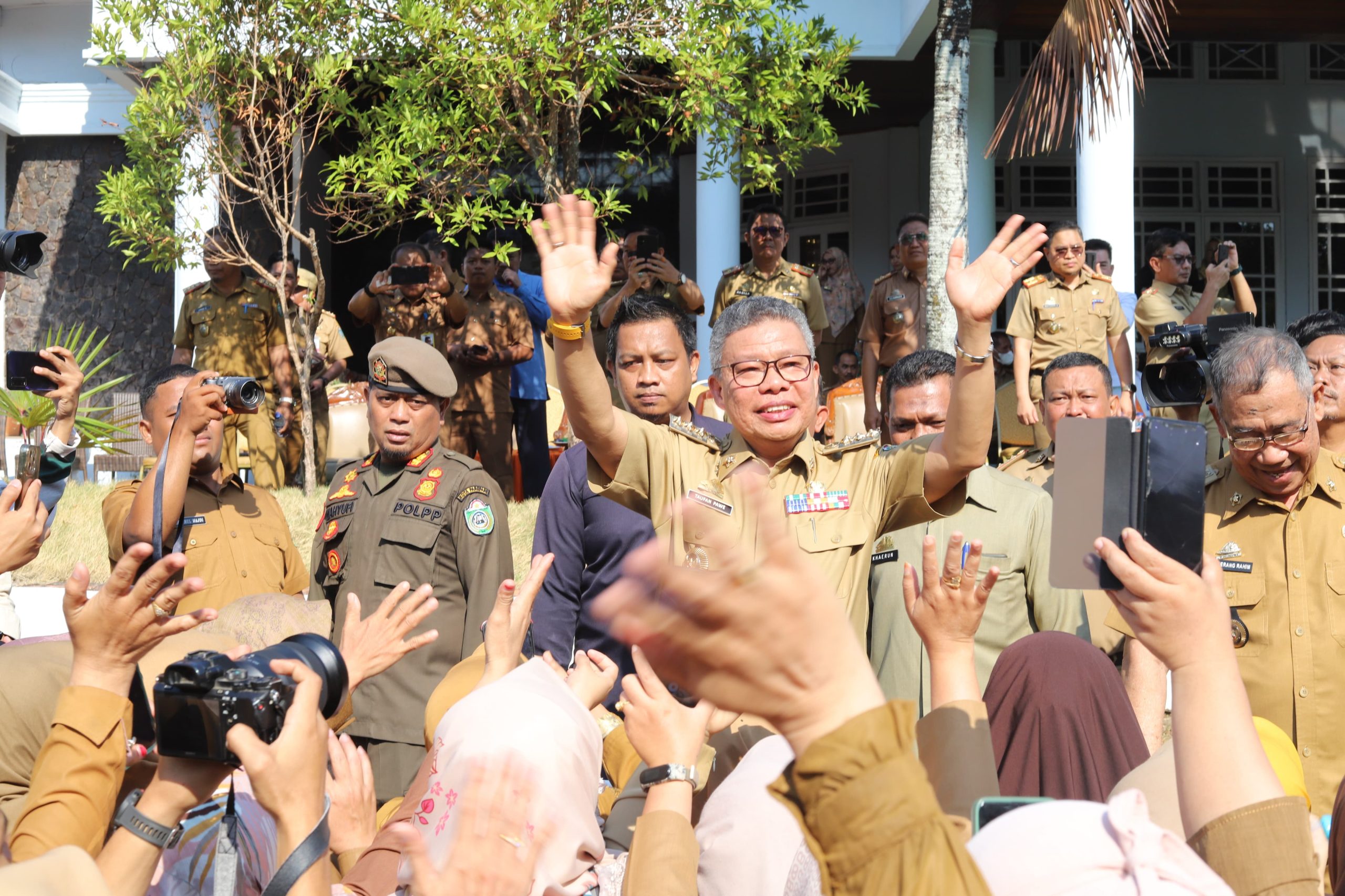 Suasana Haru: Taufan Pawe-Pangerang Rahim Akhiri Masa Jabatan Walikota dan Wawali, Pamit ke Jajaran Pemkot Parepare