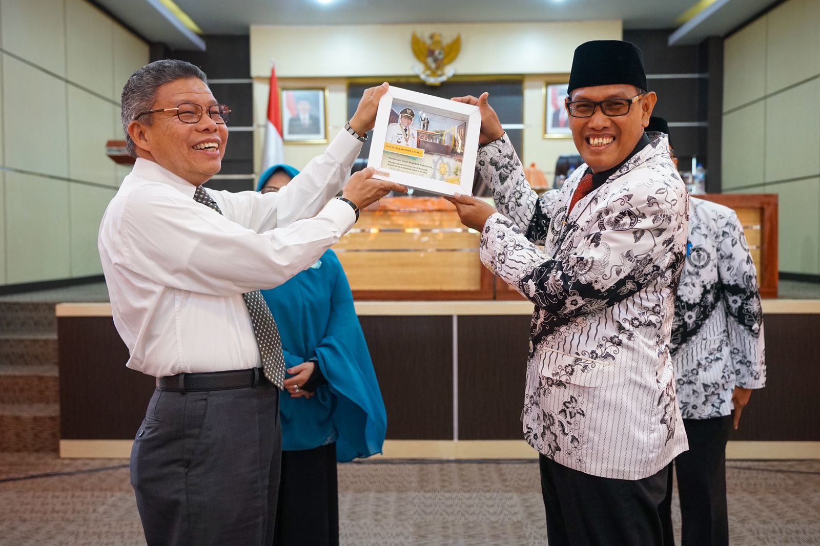 Taufan Pawe dan Erna Rasyid Hadiri Konferensi Kerja PGRI Parepare