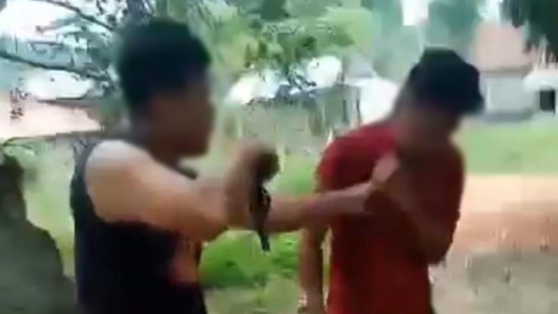 Viral Video Oknum Polisi Todong Pistol ke Warga, Diduga Kesal Rumahnya Dilempari Batu