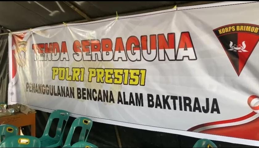 Tenda Serba Guna Polda Sumut di lokasi longsor di Kabupaten Humbahas.