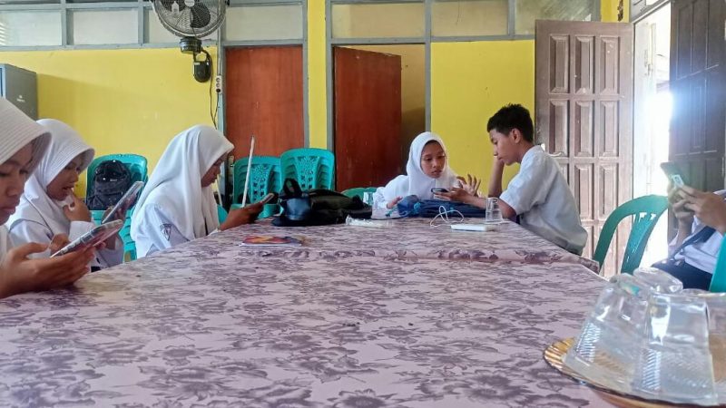 IWO Pinrang Beri Pelatihan Jurnalistik kepada Pelajar SMPN 2 Suppa