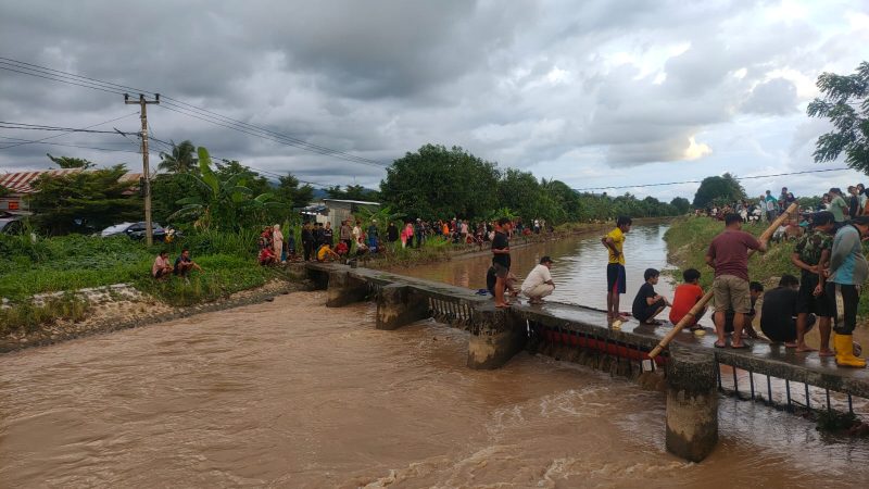 Dua Pelajar Pinrang Hanyut di Saluran Irigasi, Satu Orang Belum Ditemukan