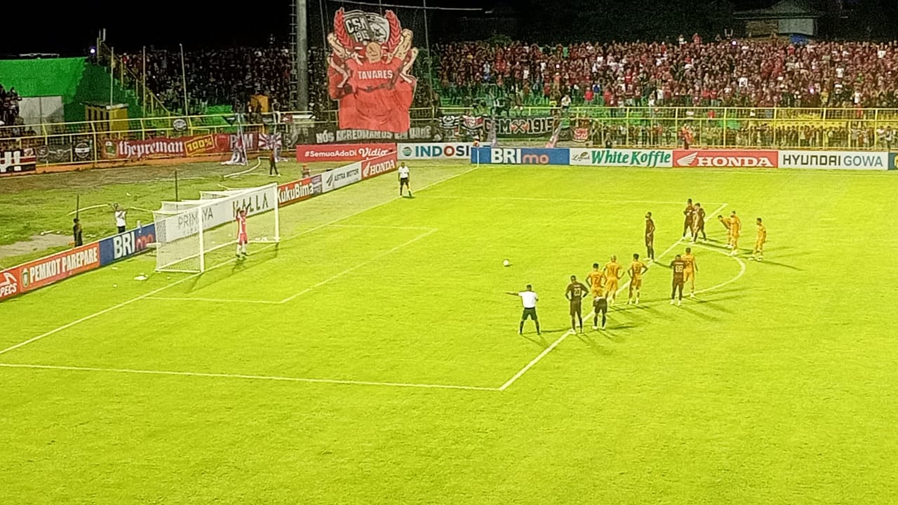 Yuran Fernandes gagal mengeksekusi penalti.