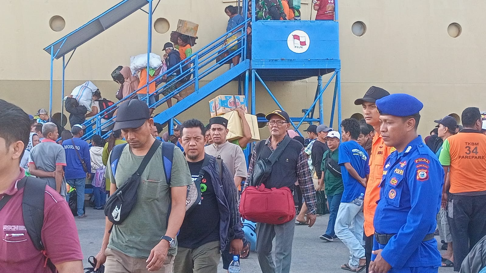 Jelang Libur Nataru, Jumlah Penumpang Tiba di Pelabuhan Parepare Masih Minim