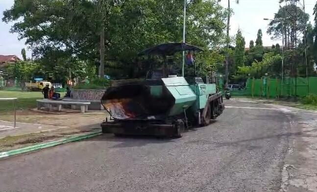 Lintasan Lari Lapangan Andi Makkasau Diaspal, Warga Ucapkan Terimakasih ke Akbar Ali