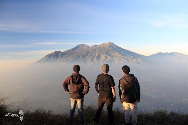 Misteri Gunung Penanggungan, Konon Ada Altar Kuno di Puncak