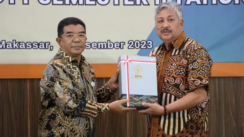 Bupati Irwan Hamid Terima LHP Pinrang Semester 2 dari BPK Sulsel