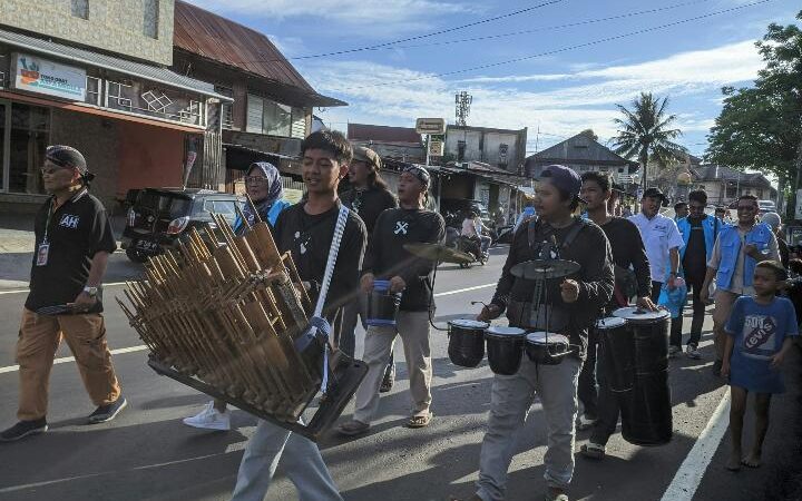 Partai Gelora Parepare Kampanye Keliling bersama Seniman Musik Tradisional 