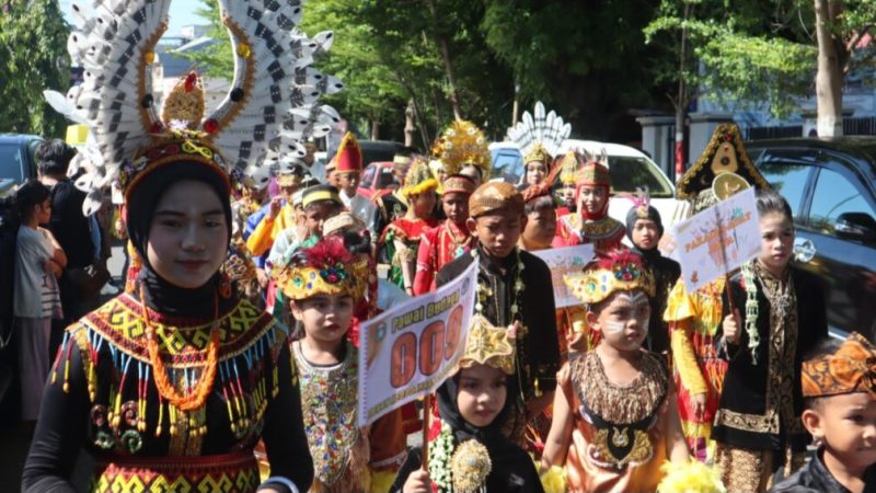 Pemkot Parepare Gelar Pekan Budaya, Pelajar Kenakan Berbagai Baju Adat