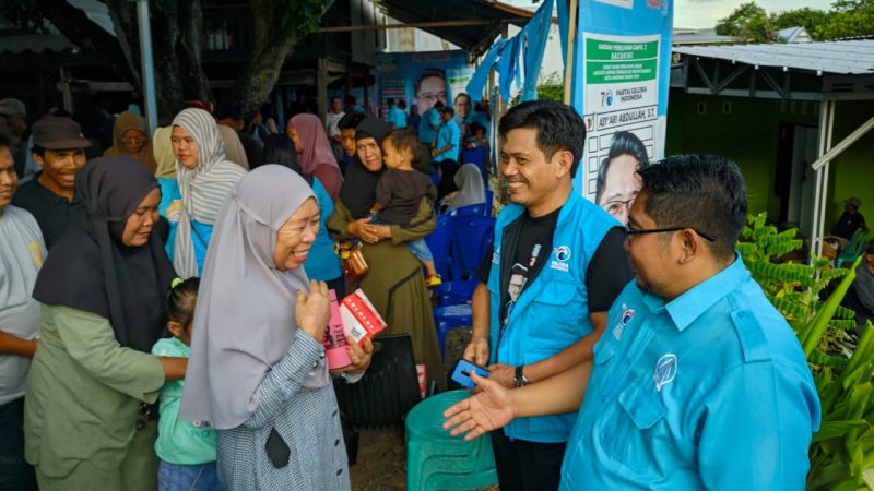 Asyari Abdullah bersama Wasekjen Humas Partai Gelora Kampanye di Dapil Bacukiki