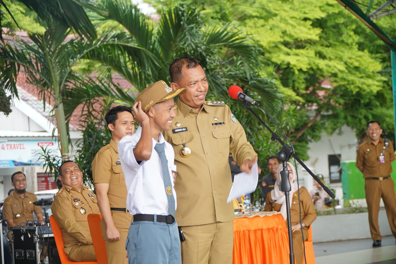 Deklarasi Pemilu Damai Putih Abu-abu, Pj Wali Kota Akbar Ali Harap Pemilih Pemula di Parepare Gunakan Hak Pilih