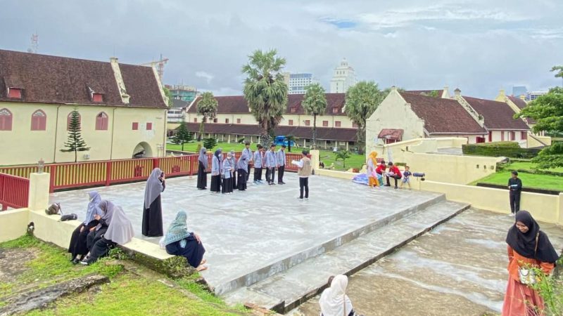 Pengurus OSIS MA Punnia Pinrang Dilantik di Tempat Bersejarah 