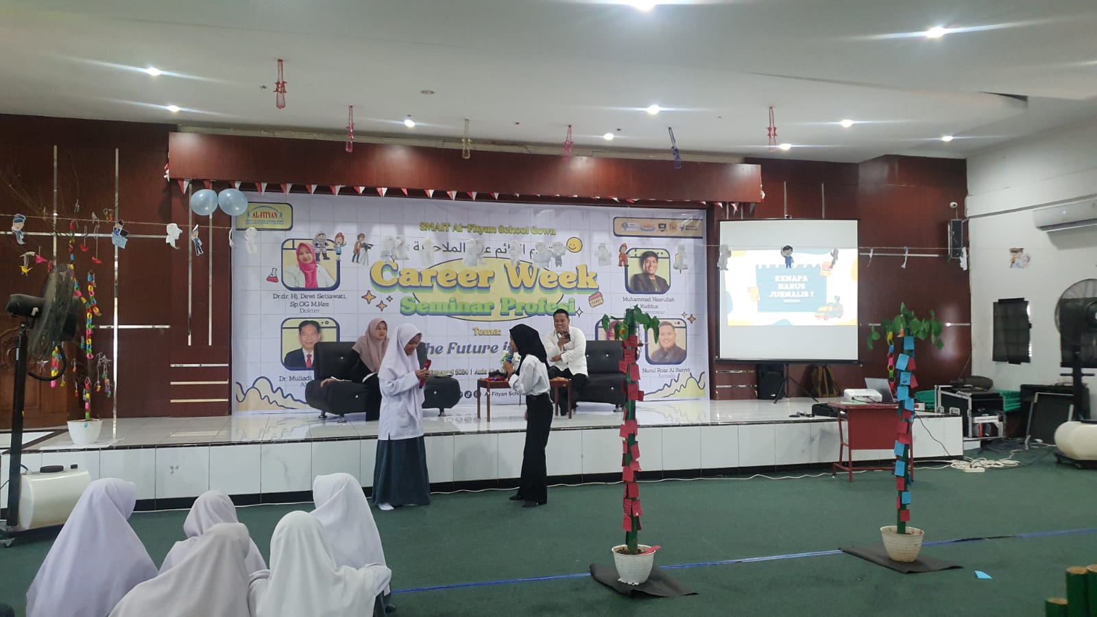 Bahas Profesi Jurnalis, Direktur Edutour PT Dec Jadi Pembicara di Career Week SMAIT Al-Fityan School Gowa 