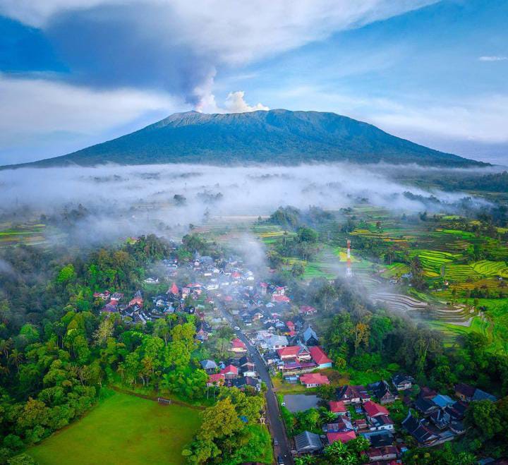 Nagari Pariangan (foto: Instagram/@dji.era)