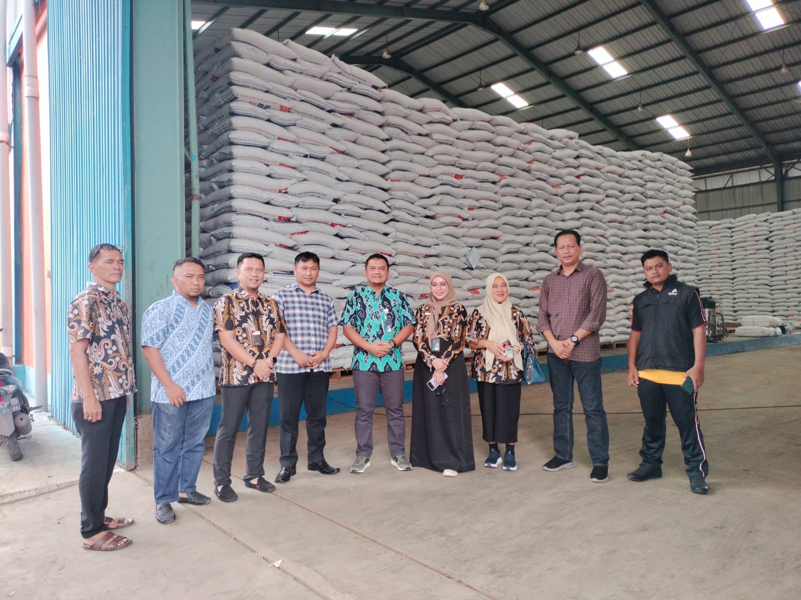 Satgas Pangan Mabes Polri Kunjungi Gudang Bulog Panaikang Makassar