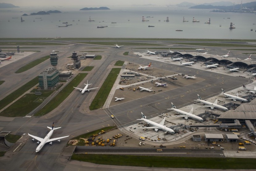 Petugas Bandara di Hong Kong Tewas Tertabrak Pesawat