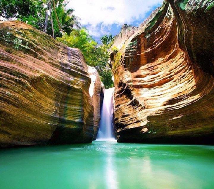 Air Terjun Membelah Batu, Pesona Luweng Sampang Gunung Kidul Tak Kalah Keren dari Grand Canyon