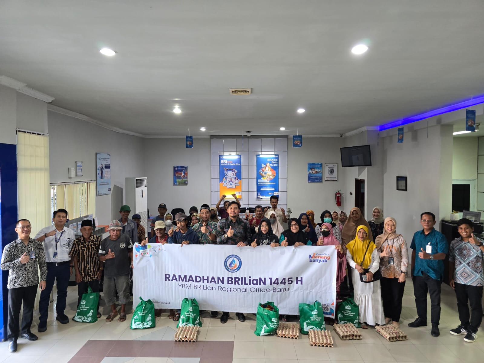 YBM Barru Berbagi Paket Sembako di Bulan Ramadan