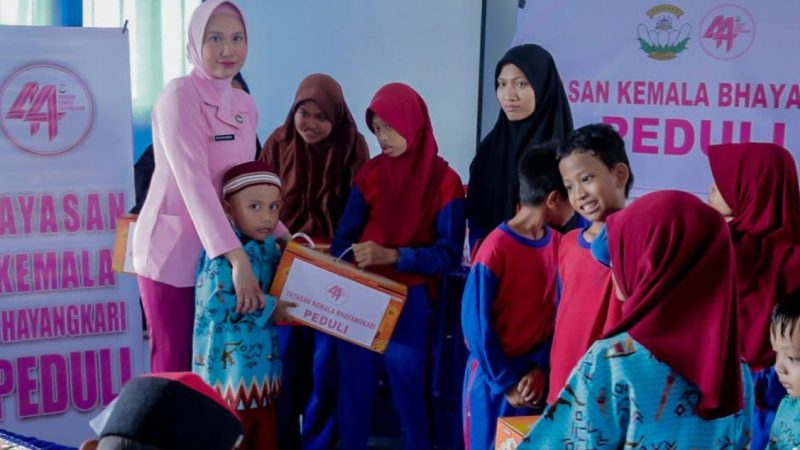 Ykb Cabang Pinrang Salurkan Paket Sembako kepada Penyandang Disabilitas di UPT SLB Negeri 1