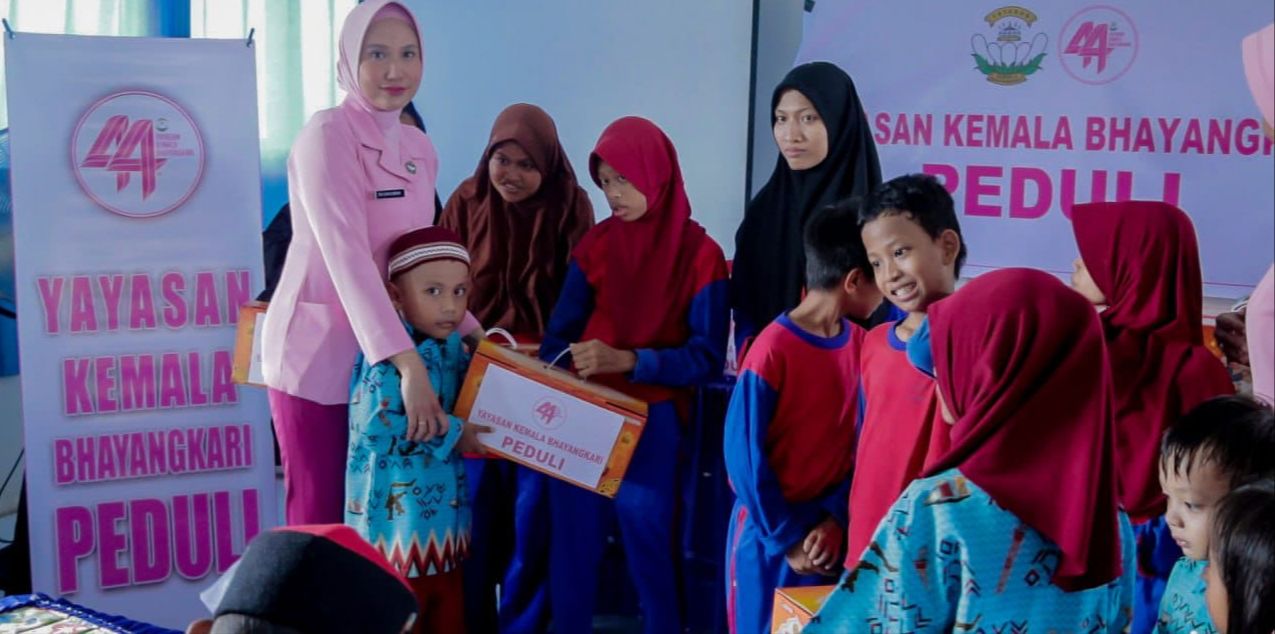 Ykb Cabang Pinrang Salurkan Paket Sembako kepada Penyandang Disabilitas di UPT SLB Negeri 1