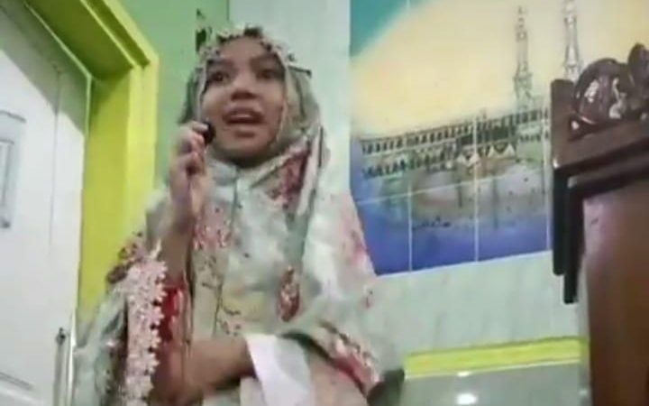 Juara 1 Dai Cilik Makassar Aqila Azkadina Syakir Bawakan Kultum Subuh Ramadan di Masjid Baburroyyan