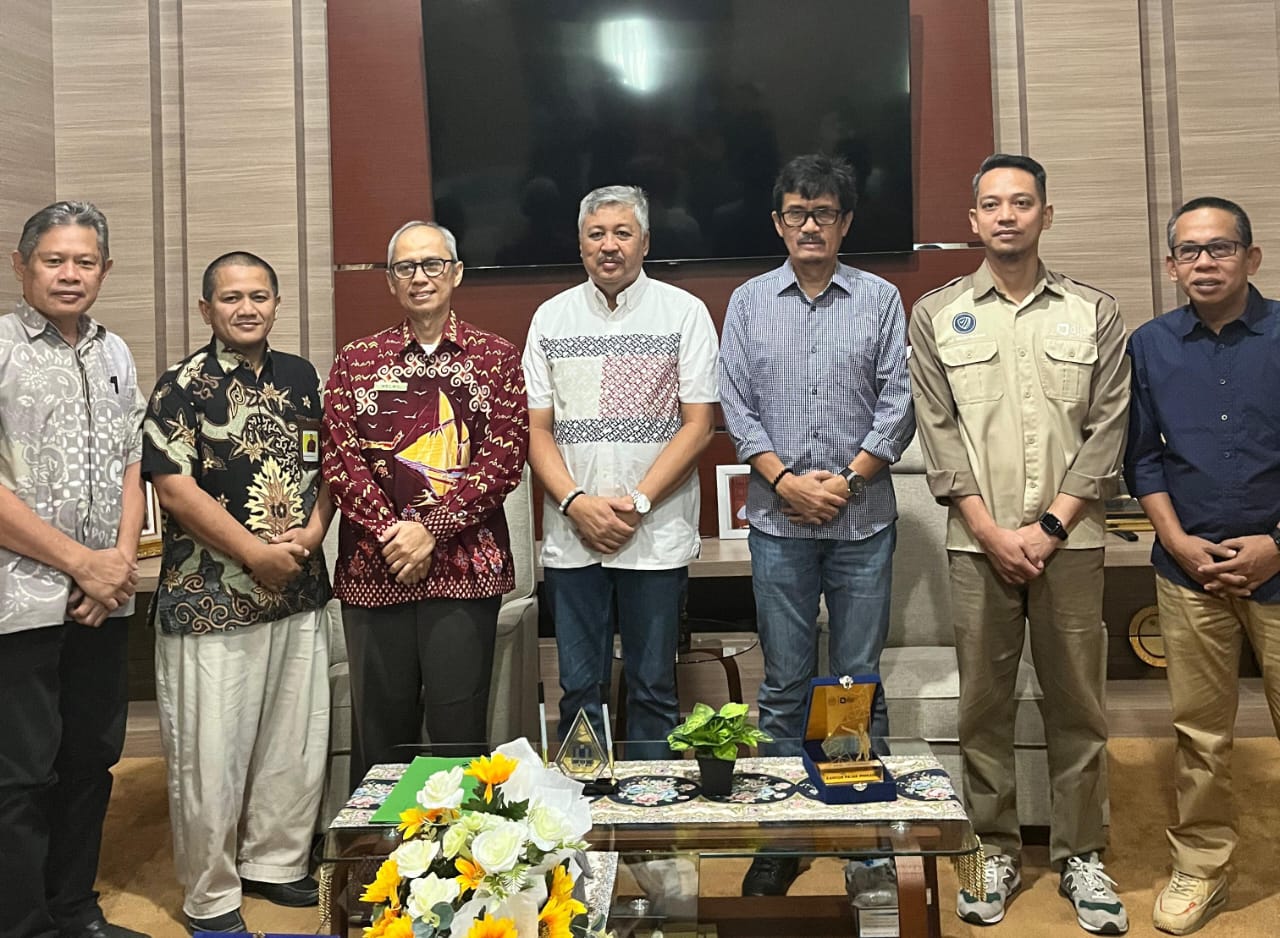 Kepala Kantor Pajak Parepare Asistensi SPT Bupati Pinrang