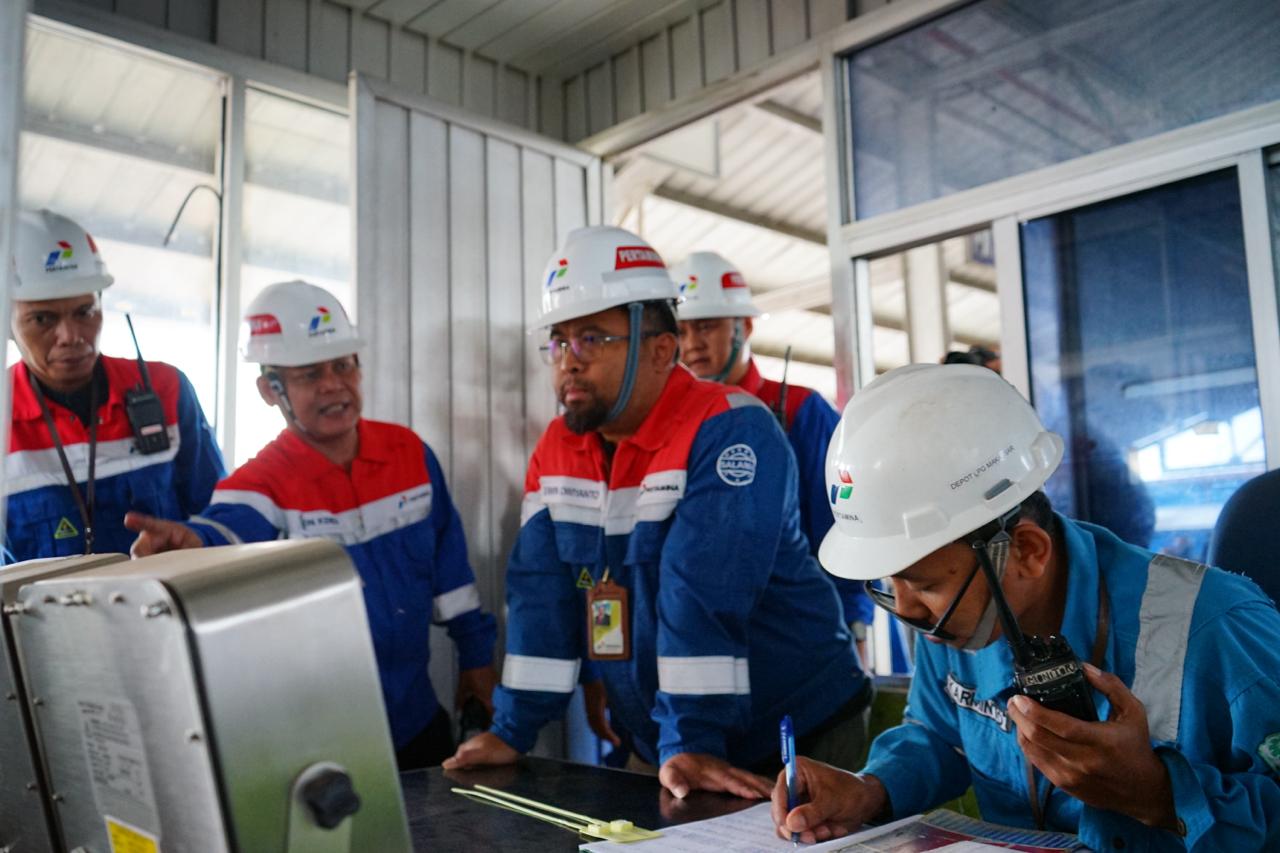 Hari Libur Akhir Pekan, Manajemen Pertamina Patra Niaga Sulawesi Cek Kesiapan Sarfas 