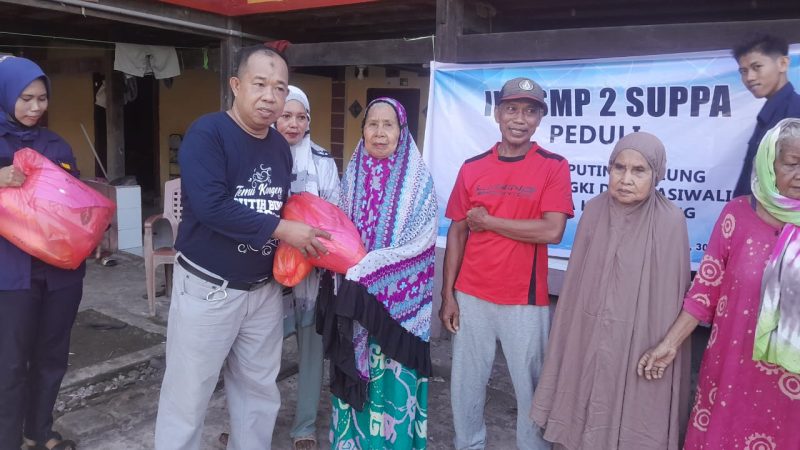 IKA SMPN 2 Suppa Bantu Korban Angin Puting Beliung