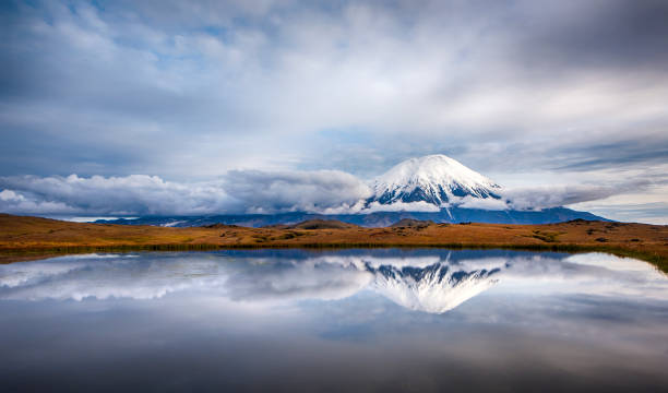 Ujung Dunia di Semenanjung Kamchatka, Dikelilingi 300 Gunung Berapi