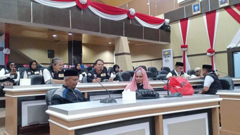 DPRD Parepare RDP dengan FMB soal Kepengurusan Masjid Terapung