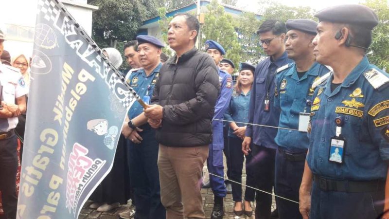 Pj Wali Kota Parepare Akbar Ali Lepas Pemudik Gratis di  Pelabuhan Nusantara
