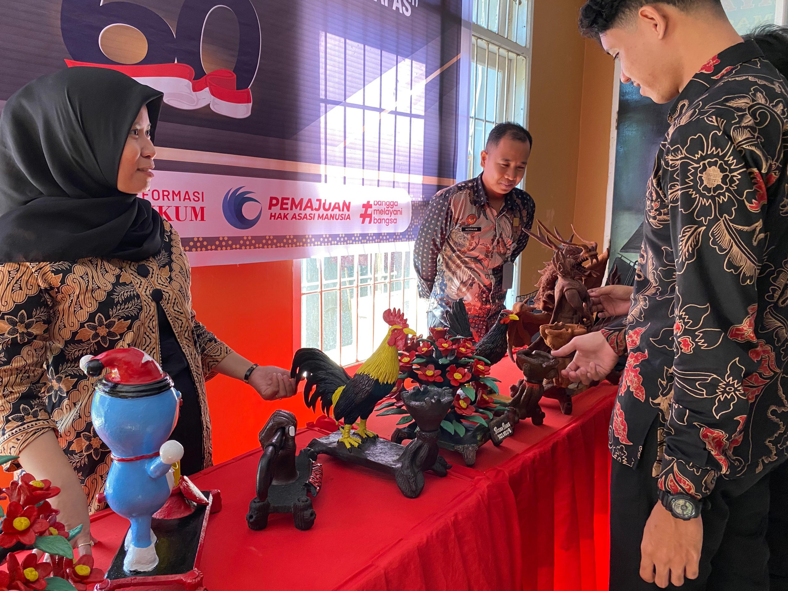 Kampanyekan Bangga Menggunakan Produk Lapas, Rutan Pinrang Gelar Pameran Kerajinan Warga Binaan