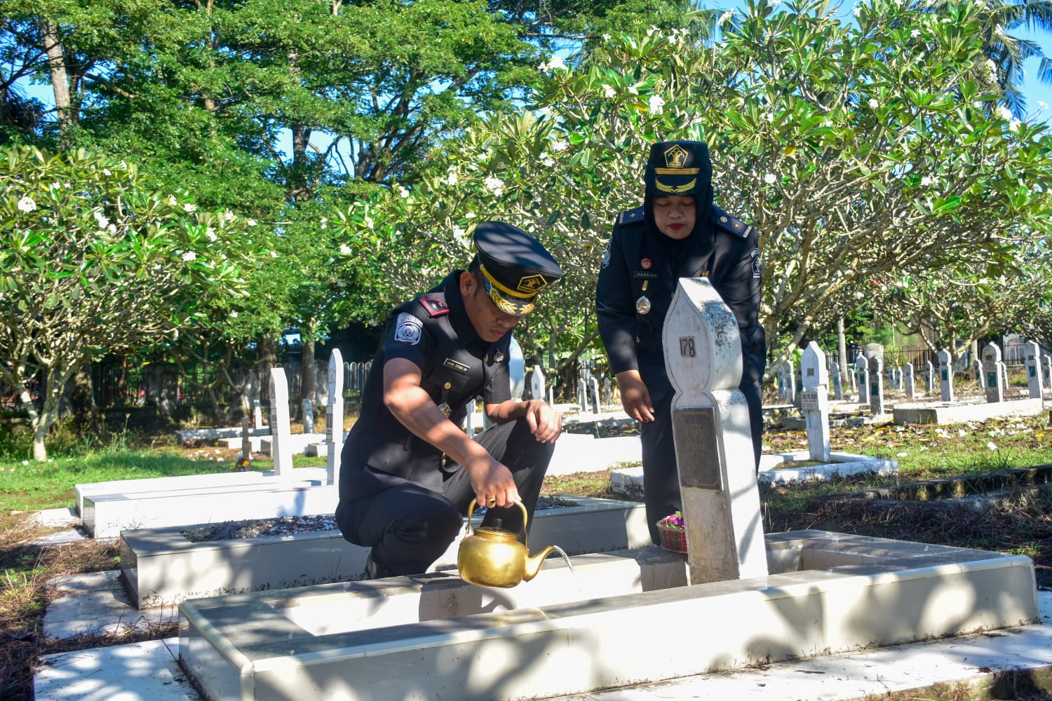 Sambut Hari Bhakti Pemasyarakatan, Karutan Pinrang Pimpin Upacara Tabur Bunga di TMP Palia