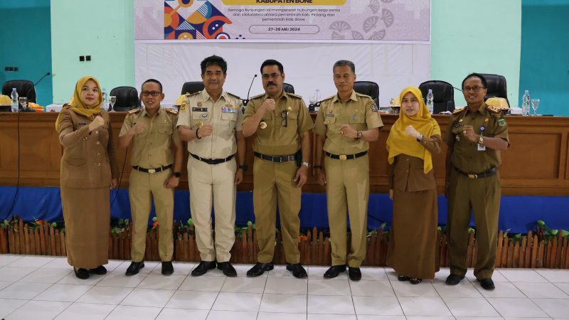 Pj Bupati Pinrang Terima Rombongan Studi Tiru dari 41 OPD Pemkab Bone