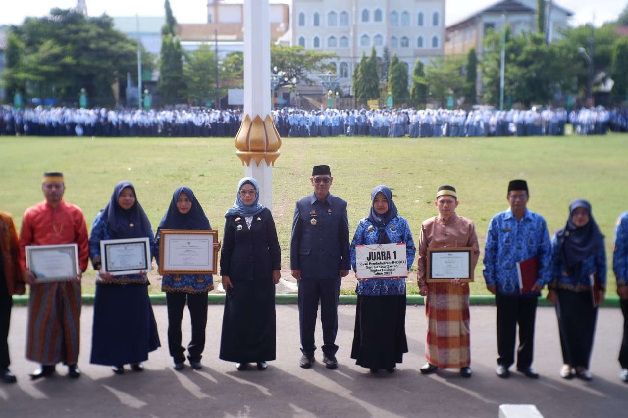 Momen Hardiknas, Pemkot Parepare Beri Kado Spesial Berupa Penghargaan bagi Guru Berprestasi