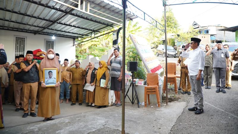 Parepare Berduka, Pj Wali Kota Akbar Ali Pimpin Upacara Pelepasan Almarhum hingga Kemudikan Mobil Jenazah ke Pemakaman