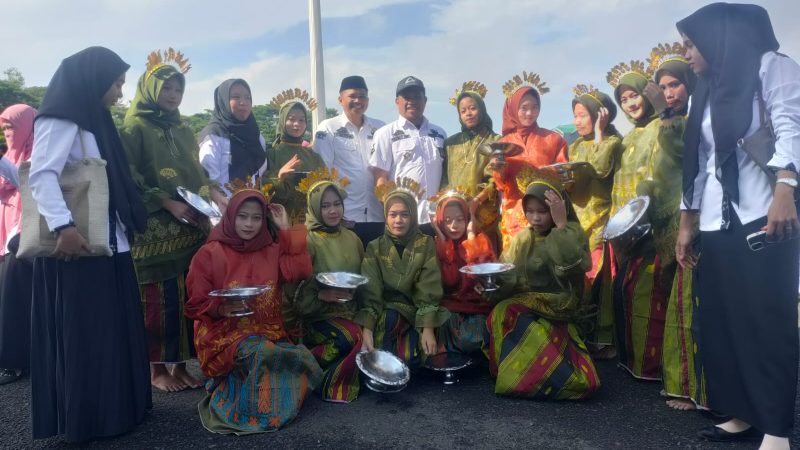 Ribuan Pelajar di Pinrang Ikut Tari Padduppa Secara Massal