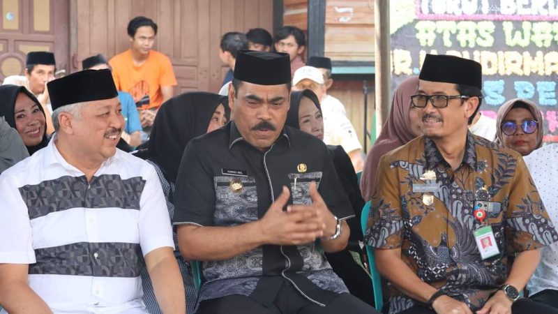 Pemkab Pinrang Berduka, Pj Bupati Ahmadi Akil Melayat di Rumah Kepala DLH Almarhum Sudiman