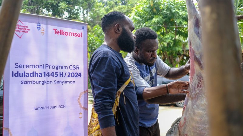 Telkomsel Sambungkan Senyuman di Momen Iduladha 1445 Hijriah, Berbagi ke 43.000 Masyarakat di Seluruh Indonesia