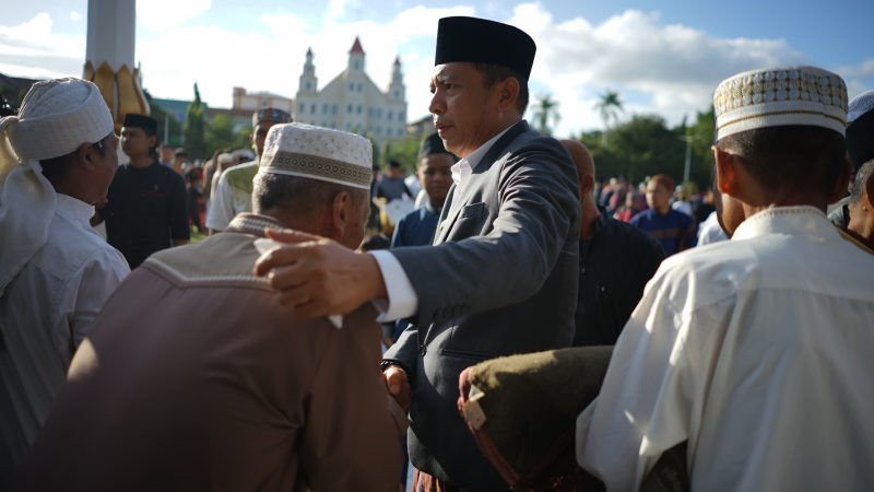 Pj Wali Kota Parepare Akbar Ali Melaksanakan Salat Iduladha bersama Masyarakat di Lapangan Andi Makkasau