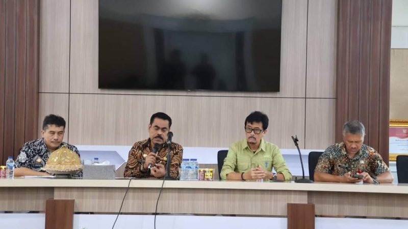 Persiapan Festival Bumi Lasinrang, Pj Bupati Ahmadi Akil Pimpin Rapat Koordinasi