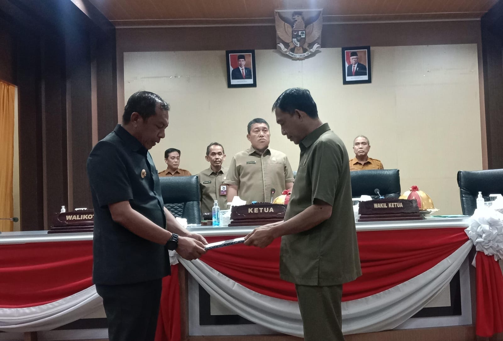 DPRD Parepare Gelar Paripurna, Pj Wali Kota Serahkan Ranperda Pertanggung Jawaban APBD 2023